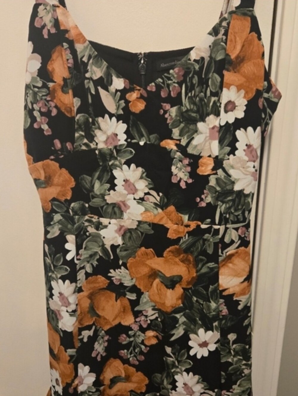 Abecrombie & Fitch Floral Drama Tiered Maxi Dress Size Medium Black & Floral - Picture 9 of 13